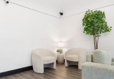 Others 3 Charming Studio with Easy Subway Access - Cozy Urban Retreat