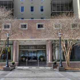 Hotel Exterior1Stylish Condo with Private Balcony and Spectacular City Views - Elegant Retreat,五角区飯店