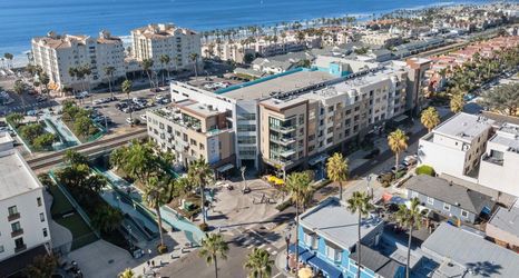 Others 2 Private Balcony and Beach Equipment Included - Stylish Coastal Retreat