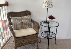 其他 5 Sun Deck and Relaxation Area - Inviting Coastal Escape