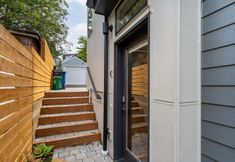 Others 2 Rooftop Patio, Smart TV, A/C, Fast Wifi - Stunning Urban Oasis