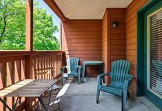 Others 5 Partial Views and Close to Dollywood - Charming Mountain Escape