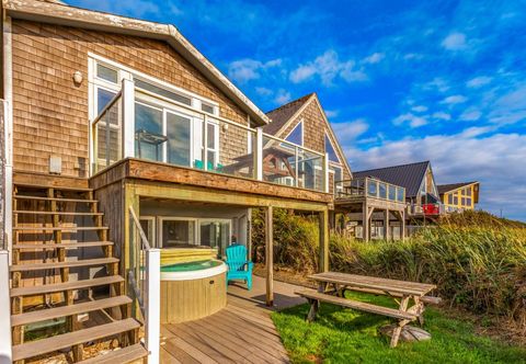 Others Hot Tub and Stunning Ocean Views - Beautiful Coastal Getaway
