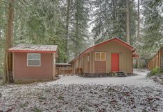 其他 3 Enchanting Hot Tub and Fenced Yard - Inviting Forest Retreat