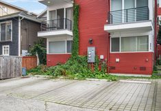 Lainnya 2 Private Rooftop Patio with Skyline View - Modern Chic Sanctuary