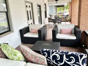 Others 4 Spacious Retreat with Chef-Ready Kitchen - Charming Urban Oasis