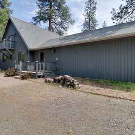 Hotel Exterior 1 Spacious Yard and Community Pool Access - Charming Inviting, 데슈츠 카운티 호텔