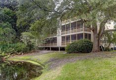 Khác 3 Amelia's Treehouse! 2 blocks to beach. Pool access. Large Screened-in balcony. Centrally located!