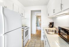 Others 5 Stunning Pacific Views and Cozy Comfort - Charming Coastal Haven