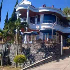 Logo 1 3 Bedrooms Villa in Kota Blitar INdonesia, Wonodadi 酒店