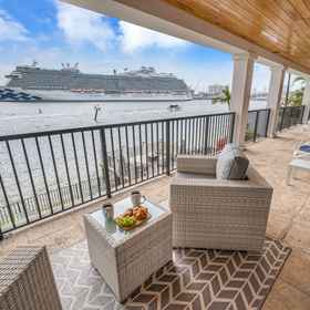 Hotel Interior/Public Areas1Heated Pool and Ocean Views - Stunning Coastal Sanctuary,Patrick J. Meli Park and Community Center飯店