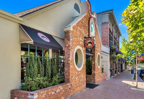 其他 Breathtaking River View and Modern Amenities - Stunning Scenic Retreat