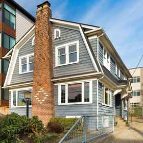 Hotel Exterior 1 Bright Vintage Home with Private Parking and Workspace - Charming Spacious Haven, Seattle Public Library Hotels