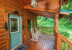 Others 7 Cozy Cabin with Hot Tub and Jetted Tub - Inviting Mountain Retreat