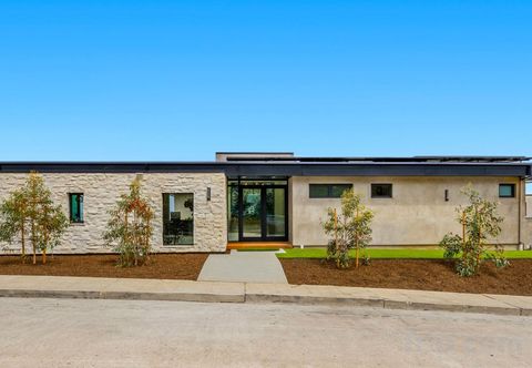 其他 Breathtaking Ocean and City Views with Outdoor Spa - Stunning Coastal Retreat