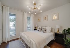 อื่นๆ 5 Hot Tub and Soothing Backyard Garden - Stylish Oasis