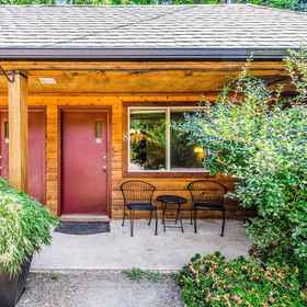 Logo 1 สตูดิโอสำหรับนักปีนเขาที่เป็นมิตรกับสุนัข พร้อมวิวภูเขาและ WiFi ความเร็วสูง - ใกล้กับการเดินป่า, โรงแรม & ที่พัก Jefferson County