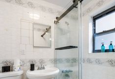 Others 6 Charming Dual-Studio Setup with Comfortable Amenities - Spacious Retreat