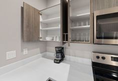 其他 5 Prime Location Near Ocean and Downtown - Gorgeous Coastal Retreat