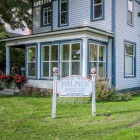 Hotel Exterior1Charming Studio with Modern Amenities - Cozy Victorian Escape,贝克县公寓