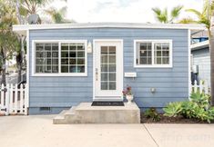 Others 2 Private Front Yard and Close to Beach - Charming Coastal Retreat