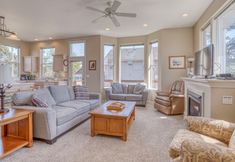 Others 7 Cozy Gathering Space and Sparkling Amenities - Charming Seaside Haven
