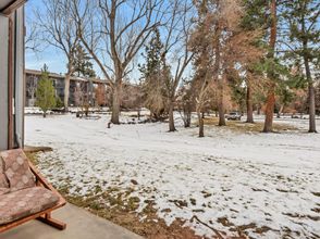 Others 4 Stylish Condo with Patio Grill and Central Location - Elegant Charming