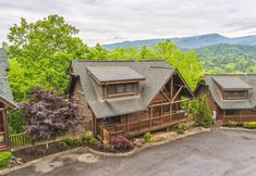 อื่นๆ 3 Cozy Cabin with Hot Tub and Pool Table - Inviting Mountain Retreat