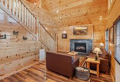 Others 5 Dolly Bear Hideaway - a Mile from Pigeon Forge!