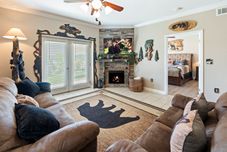 其他 Scenic Views and Resort Pool Access - Charming Mountain Retreat