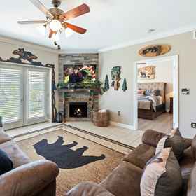 Others 1 Scenic Views and Resort Pool Access - Charming Mountain Retreat, 鸽子谷岛 酒店