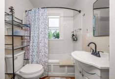 Others 5 Cozy Living, Spacious Fenced Yard and Modern Comforts - Charming Vintage Oasis