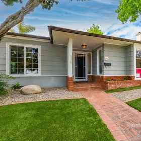 Hotel Exterior 1 Sunny Cottage with Expansive Backyard - Charming Coastal Retreat, San Diego Hotels