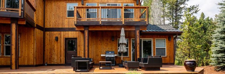 Others River Access and Private Hot Tub - Stunning Mountain Lodge