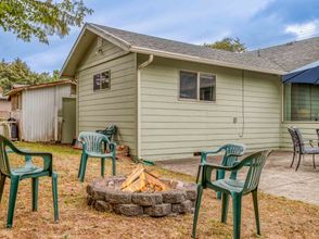 其他 4 Enchanting Lake Views and Cozy Fire Pit - Charming Coastal Retreat