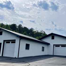 Hotel Exterior 1 Spacious Haven with Outdoor Pool and Game Room - Stunning Family Retreat, Hatfield and McCoy Dinner Show Hotels