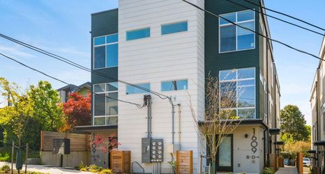 อื่นๆ 2 Rooftop Patio with Mount Rainier View - Charming Chic Retreat