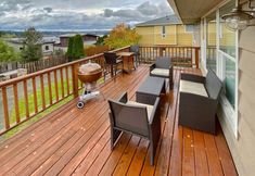 Others 2 Panoramic Lake View, Spacious Backyard and Smart TV - Charming Retreat