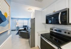 Others 7 Heated Salt Water Pool and Charming Decor - Relaxing Coastal Retreat