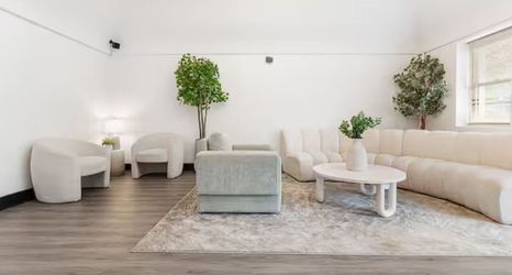 Others 2 Cozy Retreat with Ample Space - Charming Haven for Connection