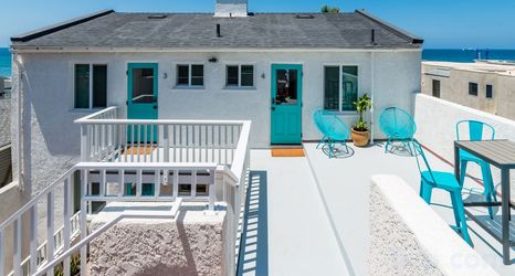 Others 2 Stunning Ocean Views and Cozy Balcony - Charming Coastal Haven