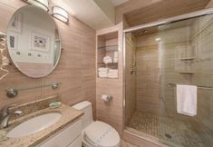 Others 2 Spacious Condo with Pool and Shuffleboard - Charming Beach Retreat