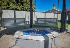 อื่นๆ 6 Cozy Living Space and Beautiful Yard Retreat - Charming Vintage Studio