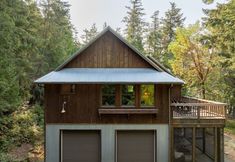 Khác 3 Stunning Waterfront Retreat with Hot Tub and Stone Fireplace - Enchanting Escape