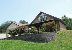 Others 5 Theater Room and Game Area for Fun Gatherings - Charming Mountain Haven