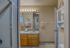 Others 7 Stunning Ocean Views and Cozy Gathering Spaces - Charming Coastal Haven