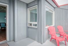 Khác 5 Waterfront Deck and Spa Tub - Cozy Coastal Retreat