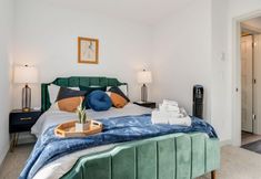 Others 7 Rooftop with Stunning City and Mt Rainier Views - Stylish Modern Haven