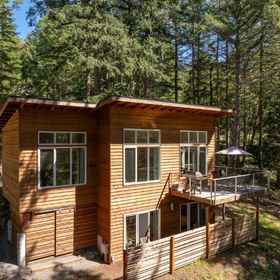 Logo 1 Stylish Chef's Kitchen and Outdoor Deck - Serene Woodland Retreat, Washington Hotels