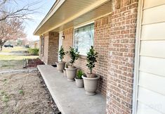 其他 3 Charming Outdoor Dining and Modern Comforts - Delightful Getaway